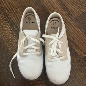 Footmates Size 11.5 Saddle Shoes - White and Beige